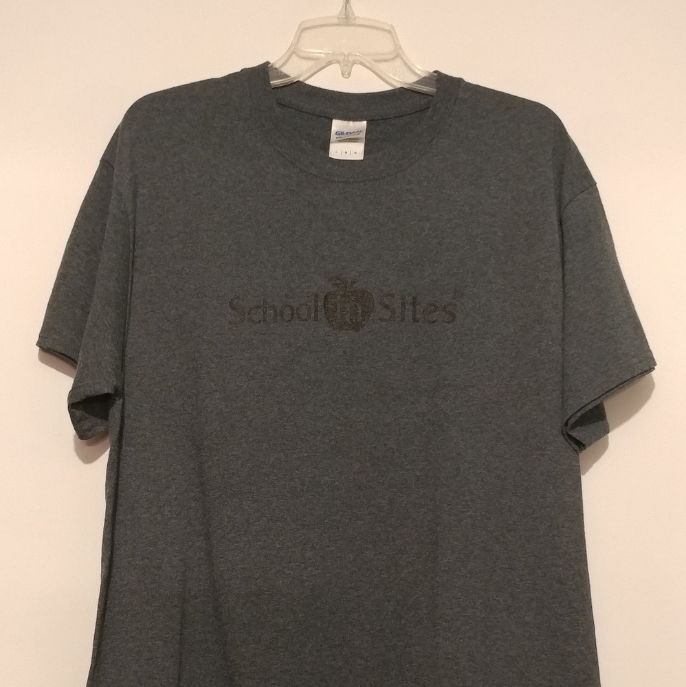 Charcoal gray t-shirt 👕